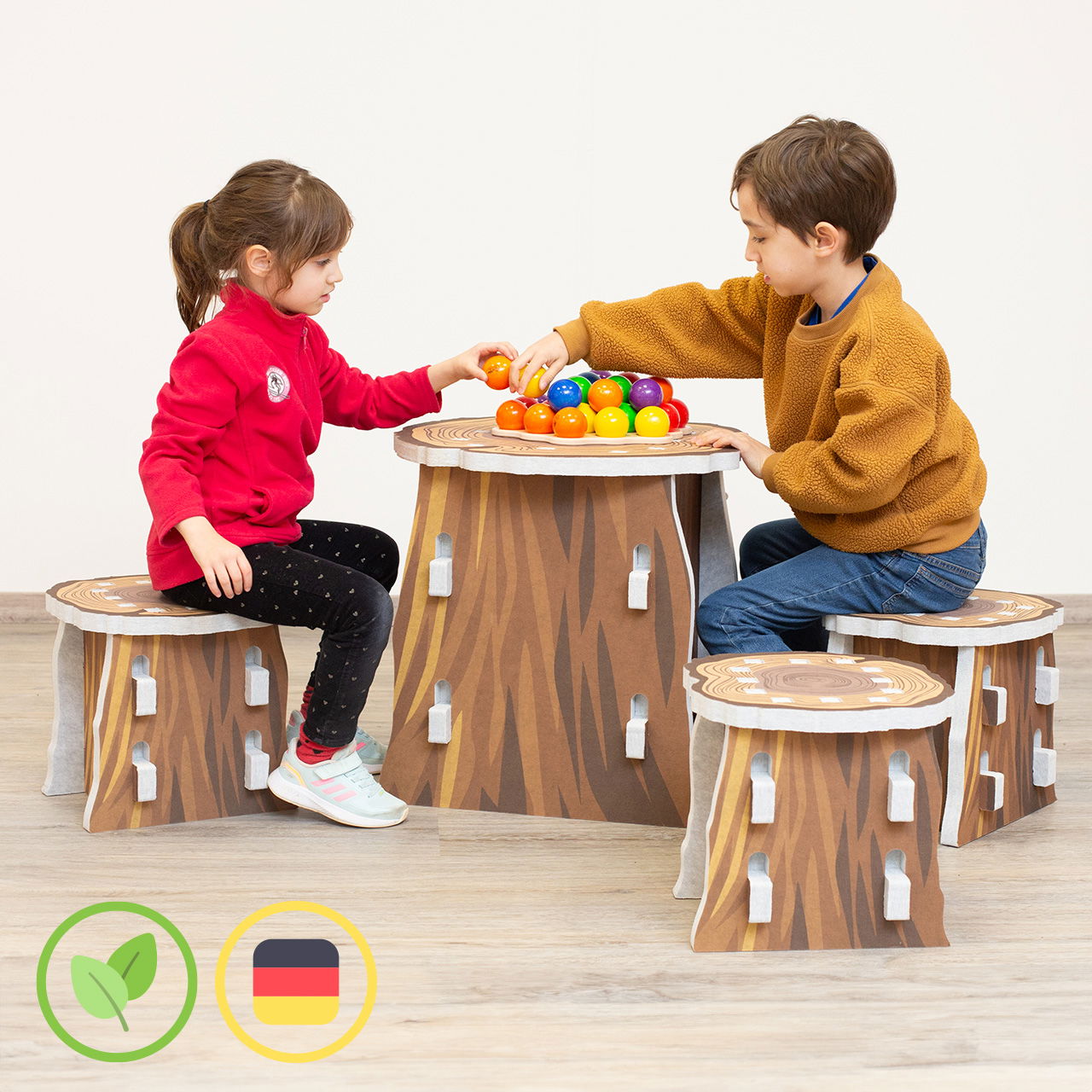 olifu Akustik Tisch mit 4 Hockern