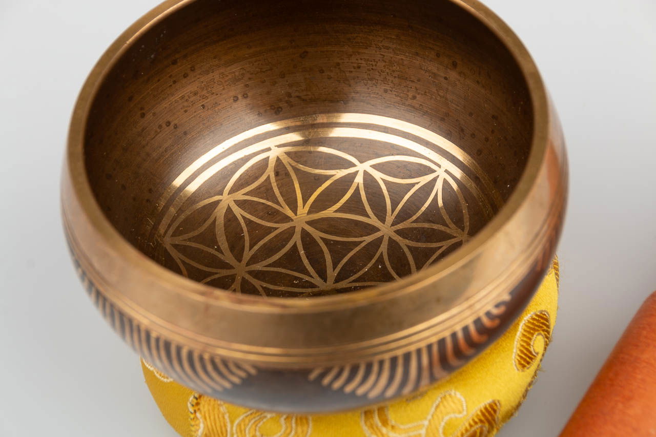 Klangschale Blume des Lebens gold, Ø 10,2 cm, inkl. Schlägel und Kissen