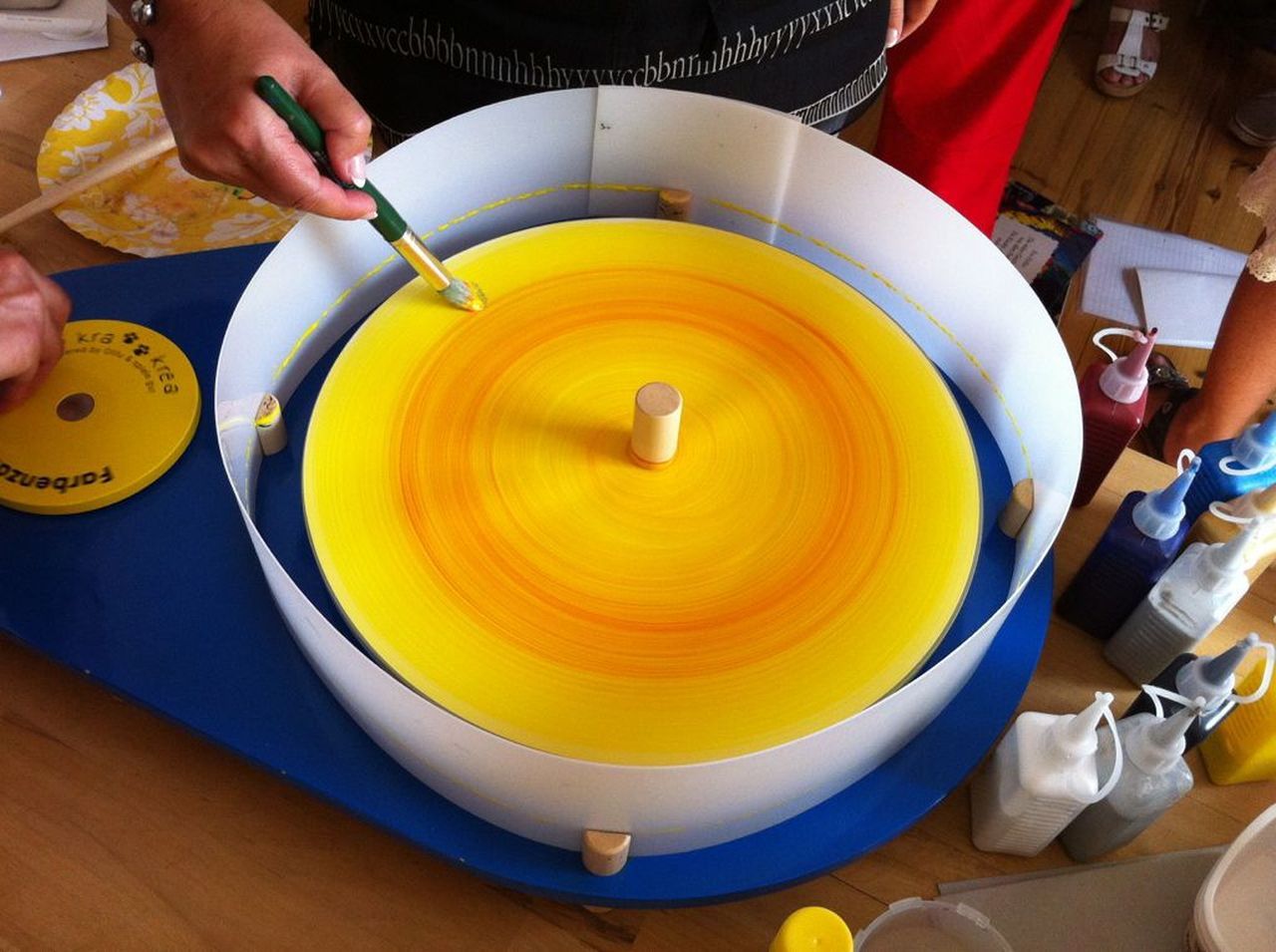 olifu creative Farbenzaubermaschine