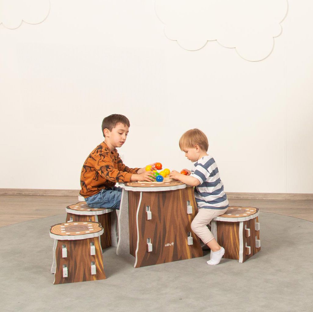 olifu Akustik Tisch mit 4 Hockern