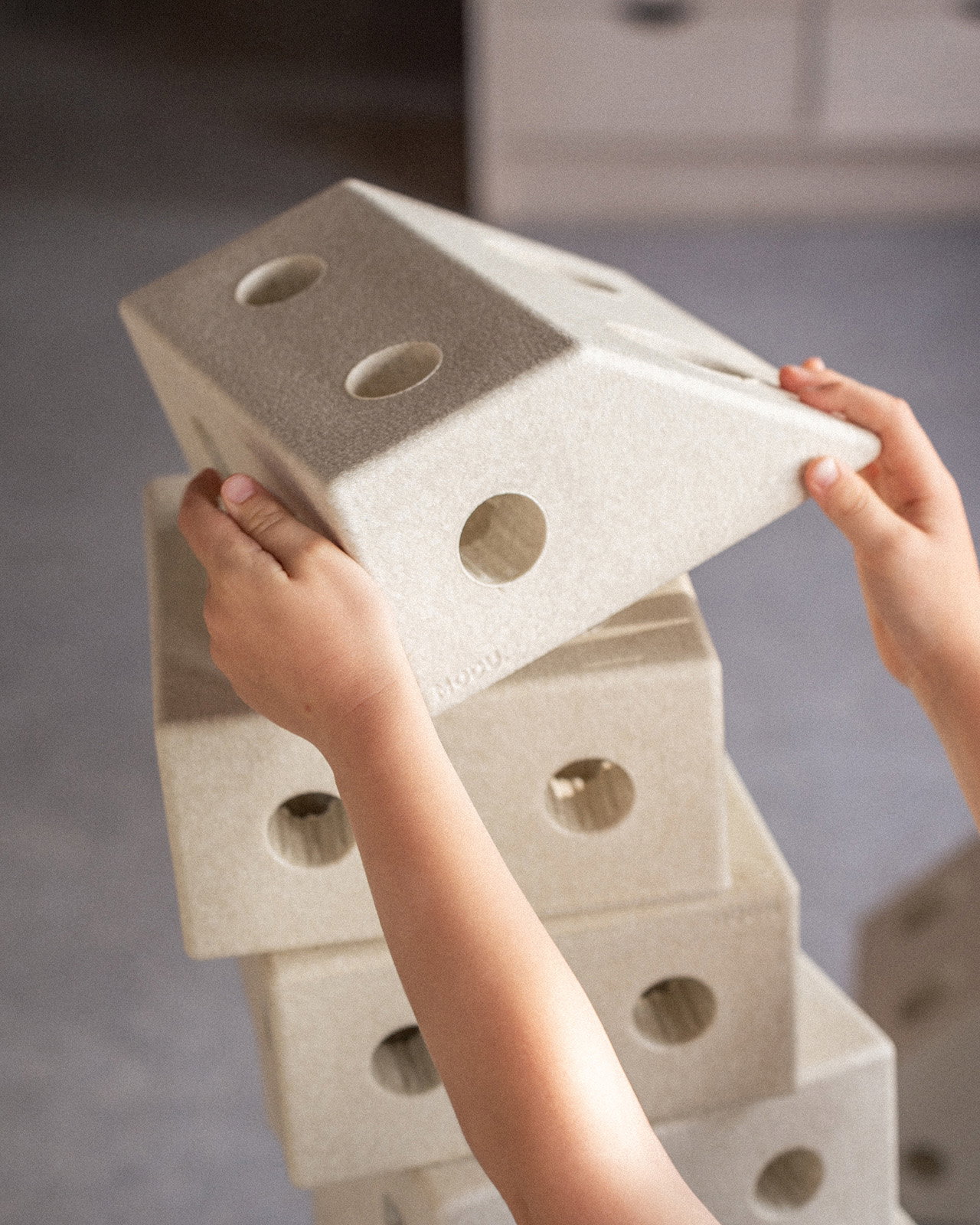 MODU kleines Lernspielzeug-Set, Sand Grey, 34-tlg