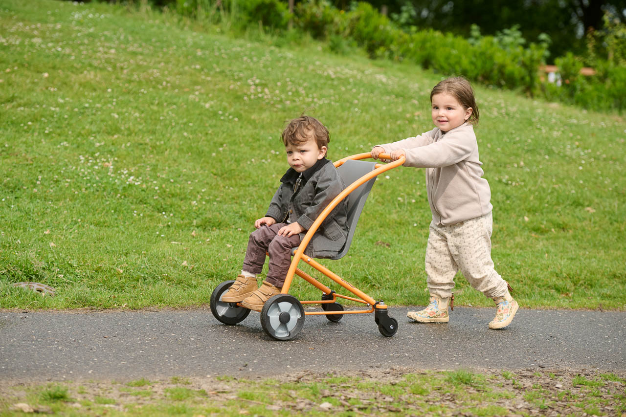 Buggy aktiv mit drehbaren Hinterrädern