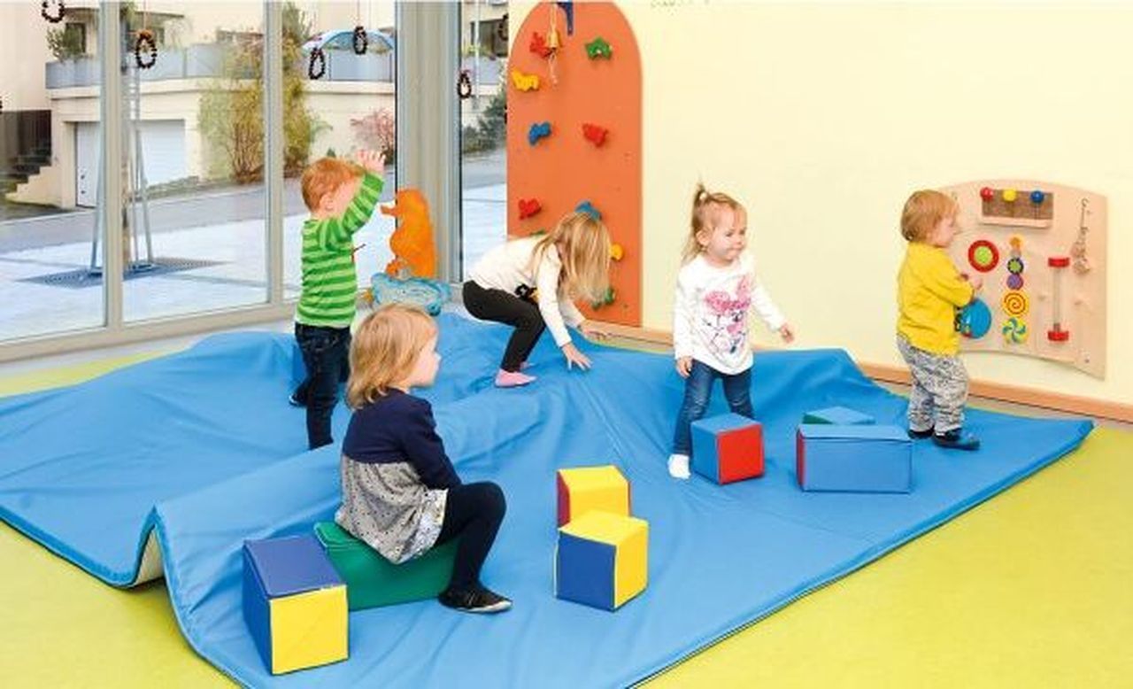 Riesen Krabbel- und Erlebnismatte 250 x 280 x 3 cm