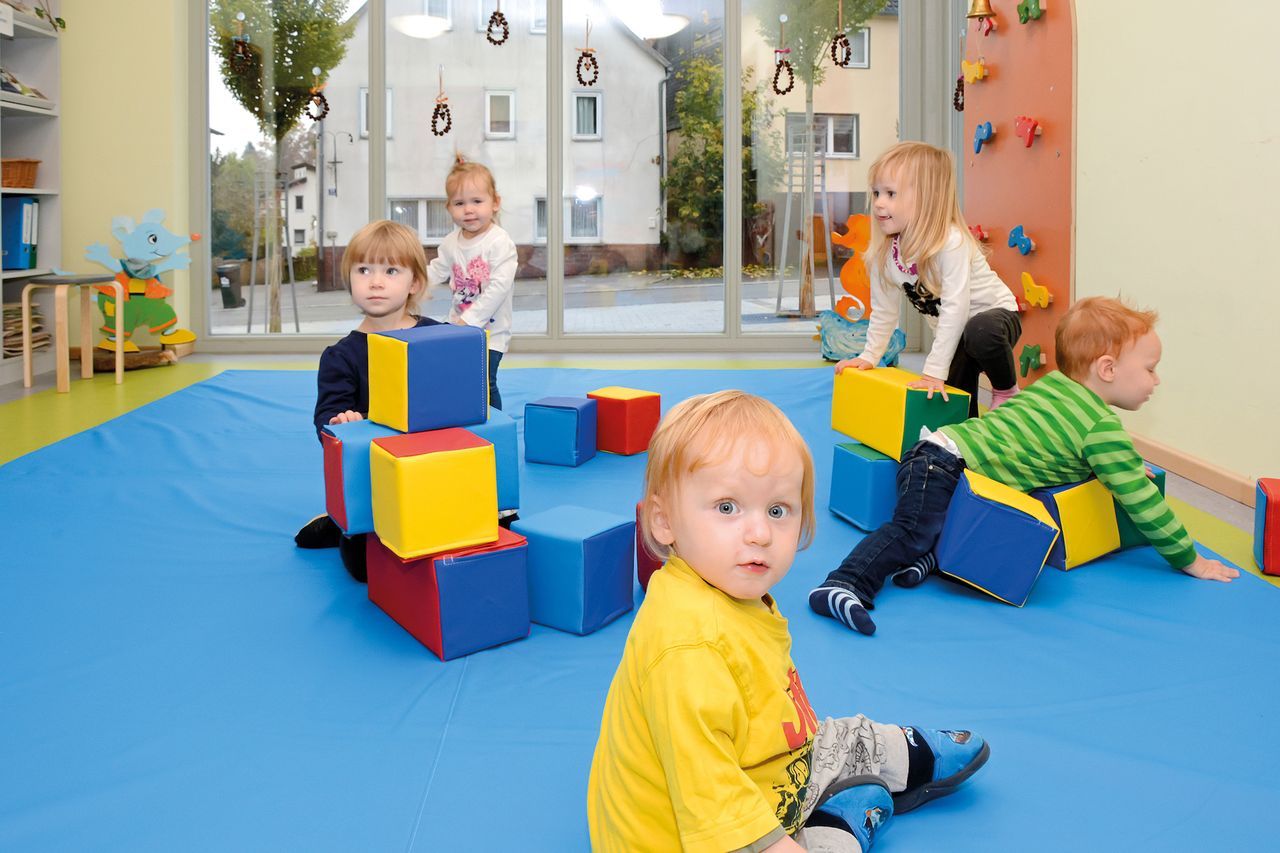 Riesen Krabbel- und Erlebnismatte 250 x 280 x 3 cm