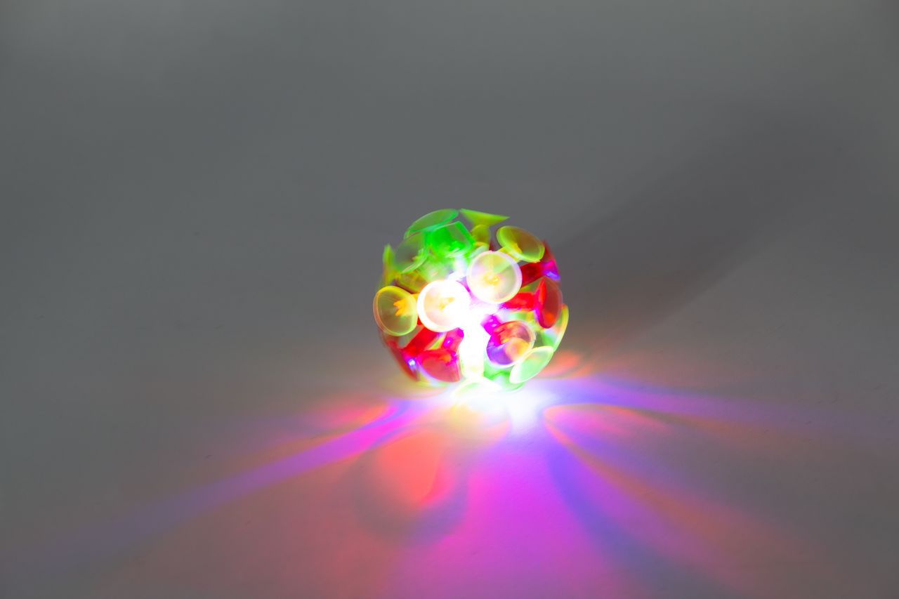Ball mit Saugnäpfen und Lichteffekten, Ø 5,5 cm